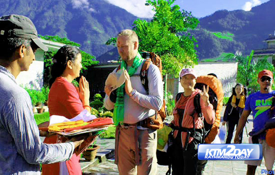 nepal-tourists