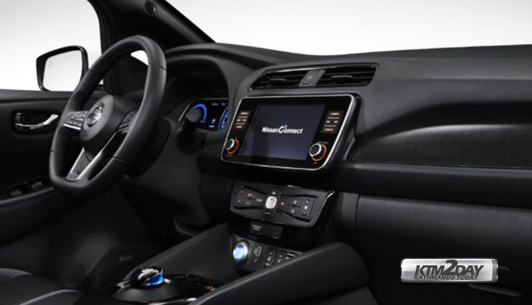 Nissan-Leaf-interior