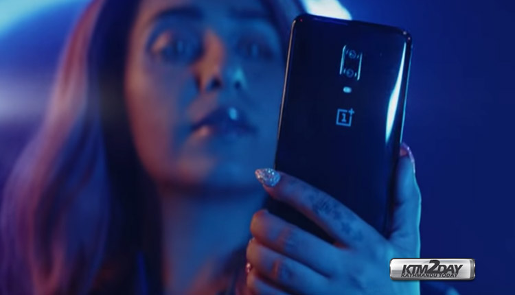 Oneplus 7 briefly featured in Music Video by Neha Bhasin