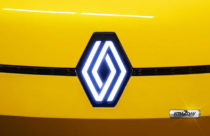 Renault presents its new minimalistic design logo