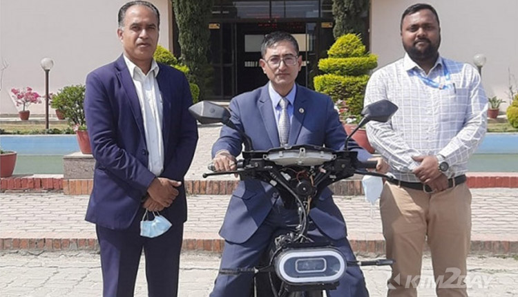 NAST develops electric scooter